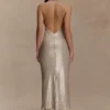 Vestido midi con cuello halter y lentejuelas Carnation – Dorado