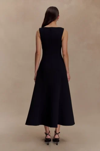 Vestido midi de corte A en crepé Callista – Negro
