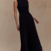 Vestido midi de corte A en crepé Callista – Negro