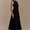Vestido midi de corte A en crepé Callista – Negro