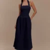 Vestido midi de Denim con cuello halter Caroline – Azul índigo Vestido midi de Denim con cuello halter Caroline – Azul índigo