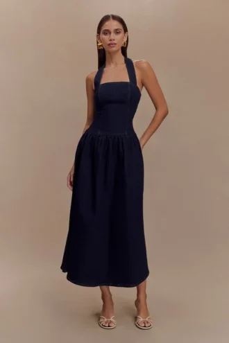 Vestido midi de Denim con cuello halter Caroline – Azul índigo
