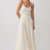 Vestido midi de encaje floral Odette – Buttermilk Vestido midi de encaje floral Odette – Buttermilk