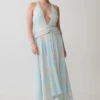 Vestido midi de gasa con escote pronunciado Cyra – Estampado floral azul Vestido midi de gasa con escote pronunciado Cyra – Estampado floral azul