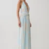 Vestido midi de gasa con escote pronunciado Cyra – Estampado floral azul Vestido midi de gasa con escote pronunciado Cyra – Estampado floral azul
