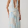 Vestido midi de gasa con escote pronunciado Cyra – Estampado floral azul Vestido midi de gasa con escote pronunciado Cyra – Estampado floral azul