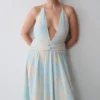 Vestido midi de gasa con escote pronunciado Cyra – Estampado floral azul Vestido midi de gasa con escote pronunciado Cyra – Estampado floral azul