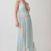 Vestido midi de gasa con escote pronunciado Cyra – Estampado floral azul Vestido midi de gasa con escote pronunciado Cyra – Estampado floral azul