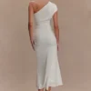 Vestido midi de jersey peached de Chloe con un solo hombro – Marfil Vestido midi de jersey peached de Chloe con un solo hombro – Marfil