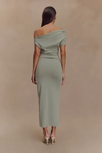 Vestido midi de jersey scuba Kendra con detalles metálicos – Salvia