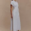 Vestido midi de lino con botones Aysha – Blanco Vestido midi de lino con botones Aysha – Blanco