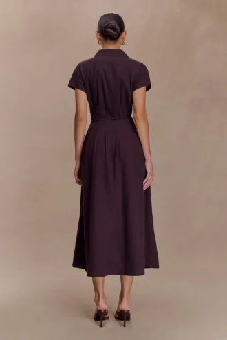 Vestido midi de lino con botones Aysha – Chocolate