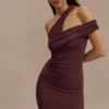 Vestido midi de modal con un solo hombro Anastasia – Caoba