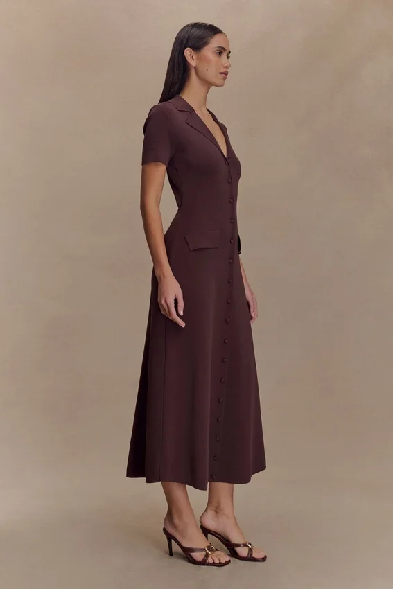 Vestido midi de punto de manga corta Pearson – Chocolate Vestido midi de punto de manga corta Pearson – Chocolate