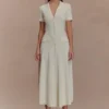 Vestido midi de punto de manga corta Pearson – Marfil