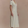 Vestido midi de punto de manga corta Pearson – Marfil