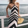 Vestido midi de satén con cuello halter Hope – Negro/Blanco Vestido midi de satén con cuello halter Hope – Negro/Blanco