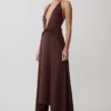 Vestido midi de satén con escote pronunciado Cyra – Chocolate oscuro Vestido midi de satén con escote pronunciado Cyra – Chocolate oscuro