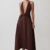 Vestido midi de satén con escote pronunciado Cyra – Chocolate oscuro Vestido midi de satén con escote pronunciado Cyra – Chocolate oscuro