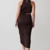 Vestido midi drapeado con cuello halter Aveline – Chocolate oscuro