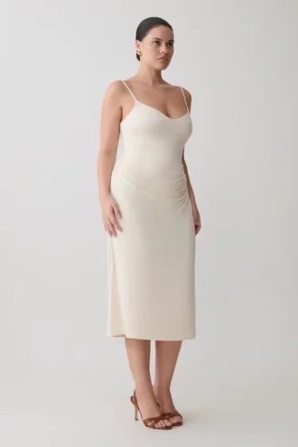 Vestido midi fruncido de jersey Vina – Marfil