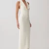 Vestido midi halter de crepé Annita – Marfil Vestido midi halter de crepé Annita – Marfil