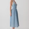 Vestido midi halter de Denim Miller – Azul clásico Vestido midi halter de Denim Miller – Azul clásico