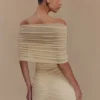 Vestido mini Caspian con malla y hombros descubiertos – Marfil