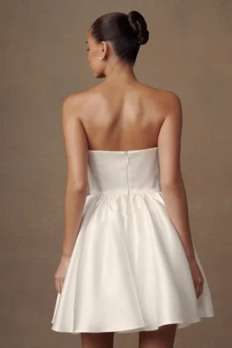 Vestido mini con corsé estructurado Hollie – Blanco