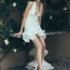 Vestido mini con cuello halter y bajo ondulado de Willowmena – Blanco Vestido mini con cuello halter y bajo ondulado de Willowmena – Blanco