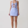 Vestido mini con cuello halter y detalle de lazo Ella – Azul pervinca
