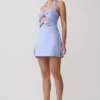 Vestido mini con cuello halter y detalle de lazo Ella – Azul pervinca