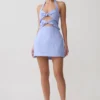 Vestido mini con cuello halter y detalle de lazo Ella – Azul pervinca
