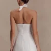 Vestido mini con cuello halter y lazo Ella – Blanco Vestido mini con cuello halter y lazo Ella – Blanco