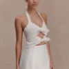 Vestido mini con cuello halter y lazo Ella – Blanco Vestido mini con cuello halter y lazo Ella – Blanco