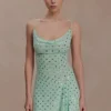 Vestido mini con cuello vuelto y diamantes Zahra – Menta Vestido mini con cuello vuelto y diamantes Zahra – Menta