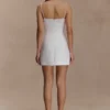 Vestido mini con escote de pedrería Kingsley – Marfil