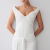 Vestido mini con hombros descubiertos y lazo en la cintura de Runa – Blanco Vestido mini con hombros descubiertos y lazo en la cintura de Runa – Blanco