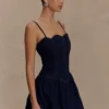 Vestido mini de Denim con festones Cheyenne – Azul índigo Vestido mini de Denim con festones Cheyenne – Azul índigo