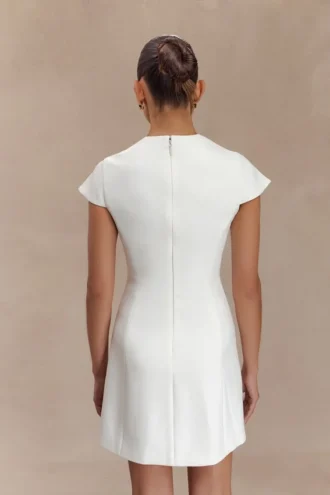 Vestido mini de traje Remi con detalles florales – Blanco