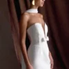 Vestido mini de traje sin tirantes Orellia – Marfil Vestido mini de traje sin tirantes Orellia – Marfil
