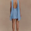 Vestido mini drapeado con pañuelo Wynter – Azul cielo Vestido mini drapeado con pañuelo Wynter – Azul cielo