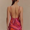 Vestido mini Eloise con bordado a mano – Estampado de remolinos rosas