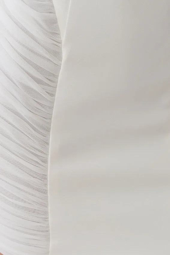 Vestido mini fruncido de neopreno Anari – Blanco Vestido mini fruncido de neopreno Anari – Blanco