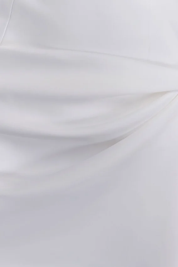 Vestido mini fruncido sin tirantes Evianna – Blanco Vestido mini fruncido sin tirantes Evianna – Blanco