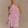 Vestido mini halter con volantes en color marigold – Rosa empolvado Vestido mini halter con volantes en color marigold – Rosa empolvado
