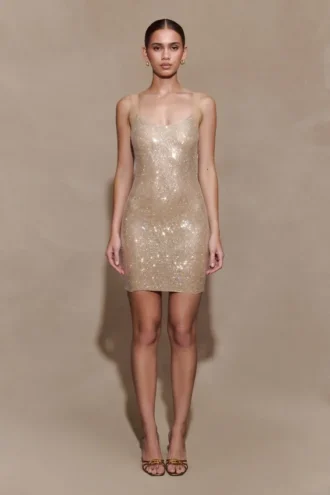 vestido mini jasmyn con adornos hotfix y espalda de malla color nude 1 330x495 - Vestido mini Jasmyn con adornos Hotfix y espalda de malla - Color nude