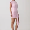 Vestido mini Maiara de manga corta con lazo y corte ceñido – Rosa Vestido mini Maiara de manga corta con lazo y corte ceñido – Rosa