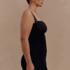 Vestido mini moldeador sin espalda Jocelyn – Negro Vestido mini moldeador sin espalda Jocelyn – Negro