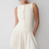 Vestido mini plisado sin mangas Mackenzie – Marfil Vestido mini plisado sin mangas Mackenzie – Marfil